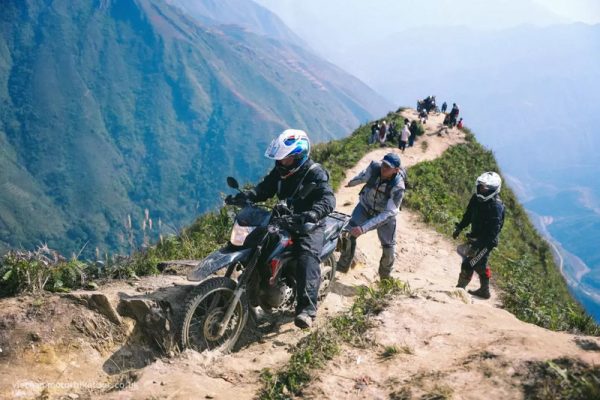 vietnam motorbike tour operate