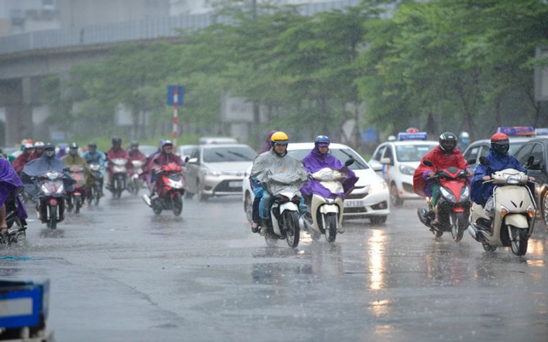 what is the weather like in hanoi